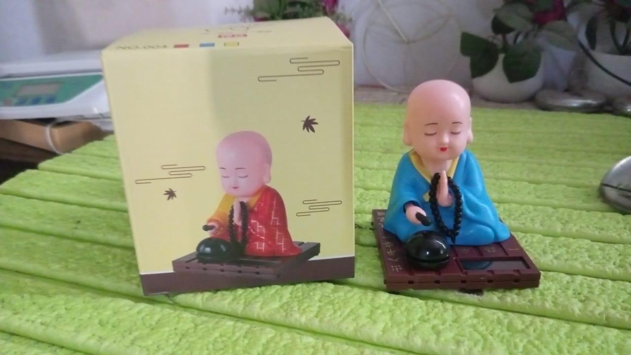 Solar Powered Sitting Buddha Statue, Moving Head and Hand (1 Pc / Medium)