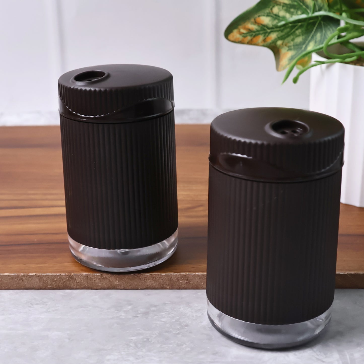 Supermom Linoo Salt Pepper Dispenser Set (2 Pc)