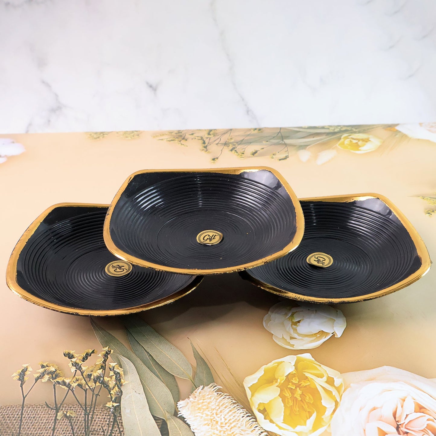 Sweet Buzz 9-Piece Seashell Ceramic Cup Set – Ideal for Home & Gifts